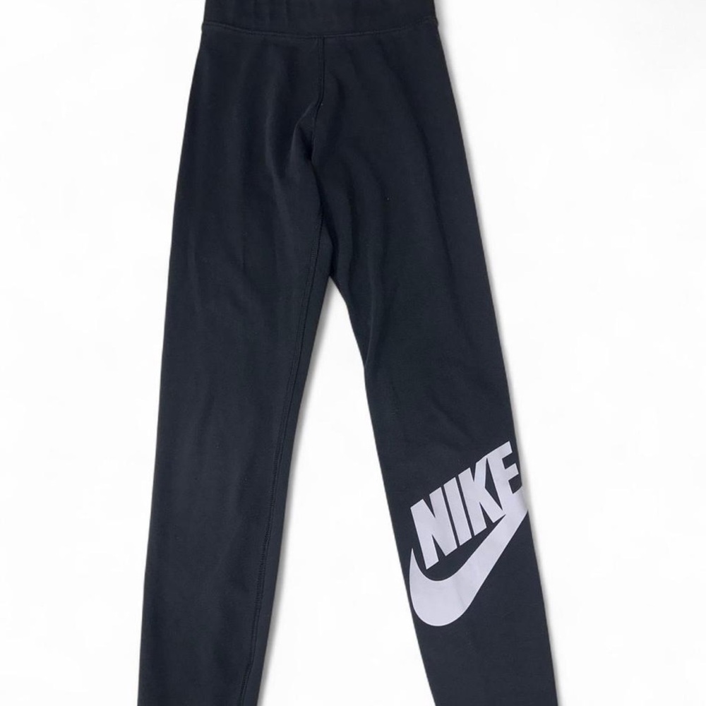 Nike Black Leggings Sleek Athletic Design